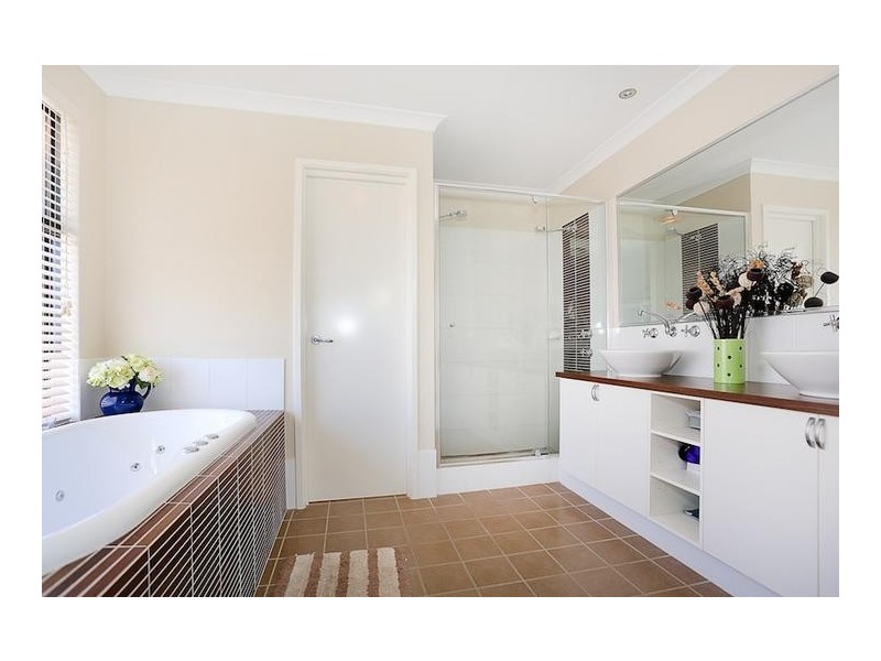 12 Dichondra Pass, Halls Head WA 6210