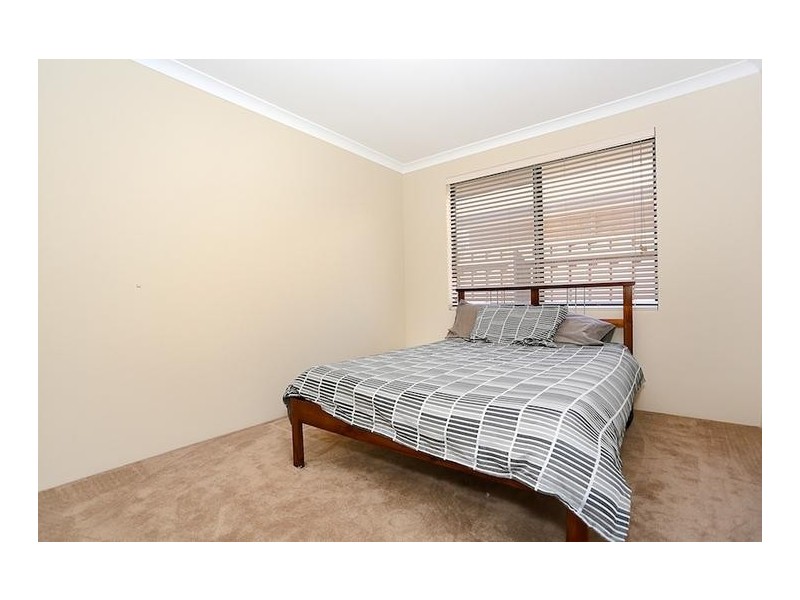 12 Dichondra Pass, Halls Head WA 6210