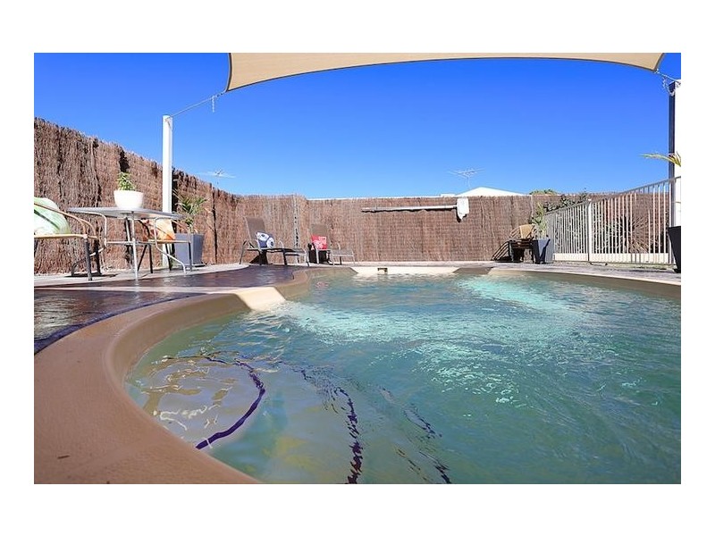 12 Dichondra Pass, Halls Head WA 6210