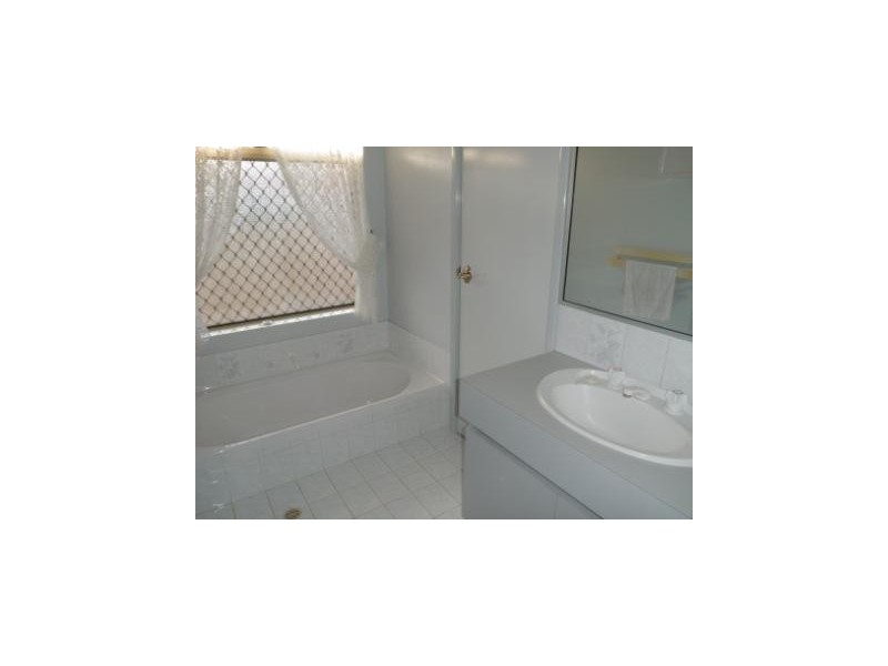 9 Elmore Way, Dudley Park WA 6210