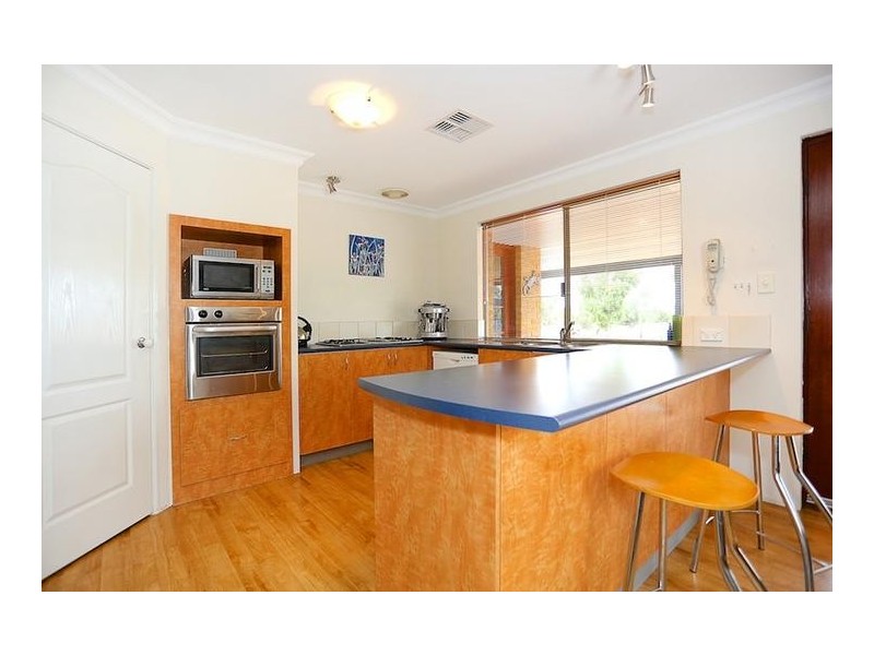 2 Tranquil Retreat, Barragup WA 6209