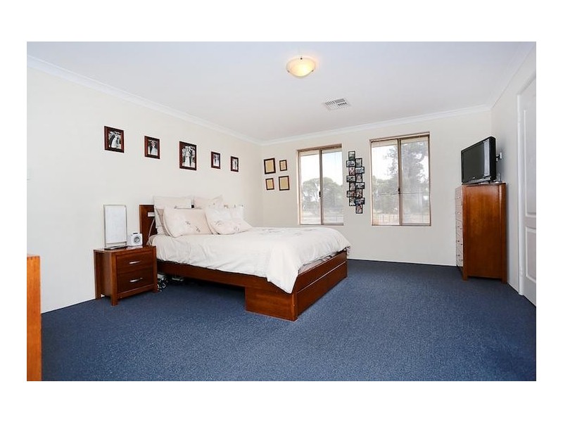 2 Tranquil Retreat, Barragup WA 6209