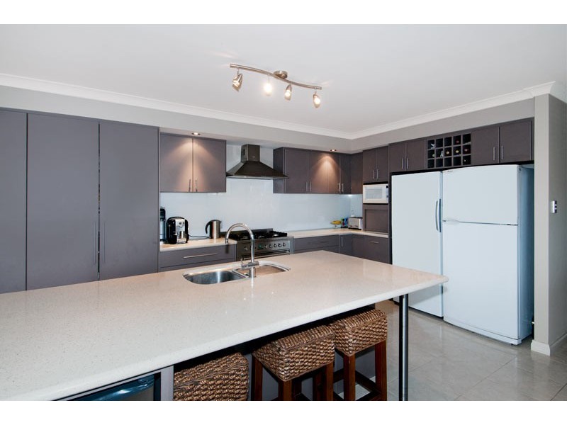 9 Beachport Way, Wannanup WA 6210