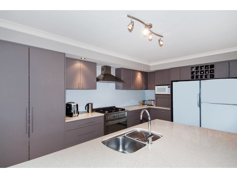 9 Beachport Way, Wannanup WA 6210