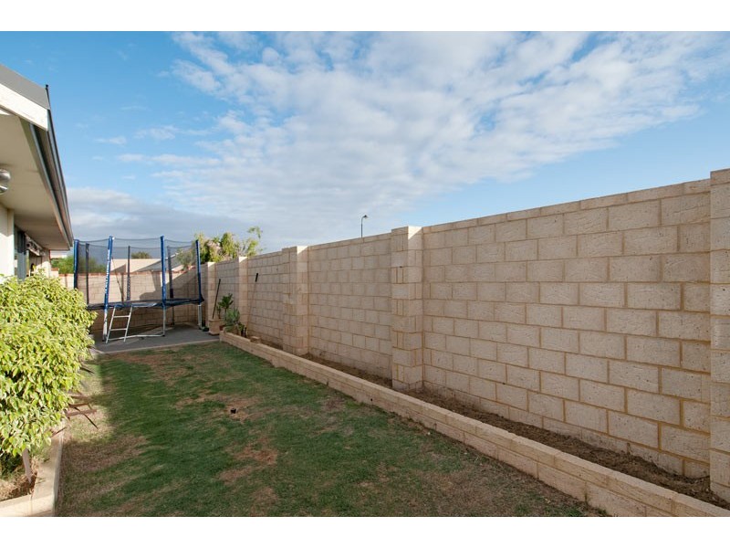 9 Beachport Way, Wannanup WA 6210
