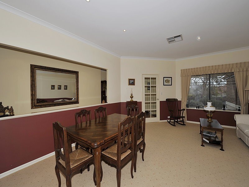 7 Cliff Lane, Halls Head WA 6210