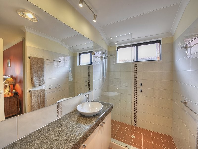 7 Cliff Lane, Halls Head WA 6210