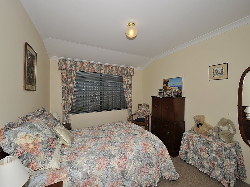 7 Cliff Lane, Halls Head WA 6210