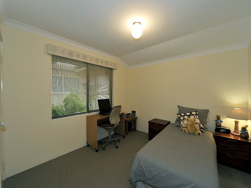 7 Cliff Lane, Halls Head WA 6210