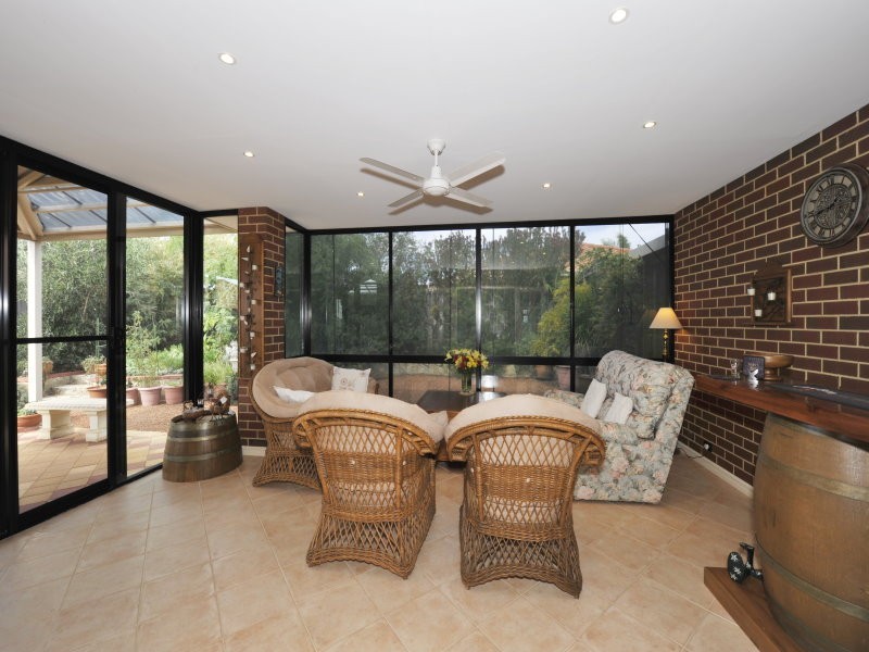 7 Cliff Lane, Halls Head WA 6210