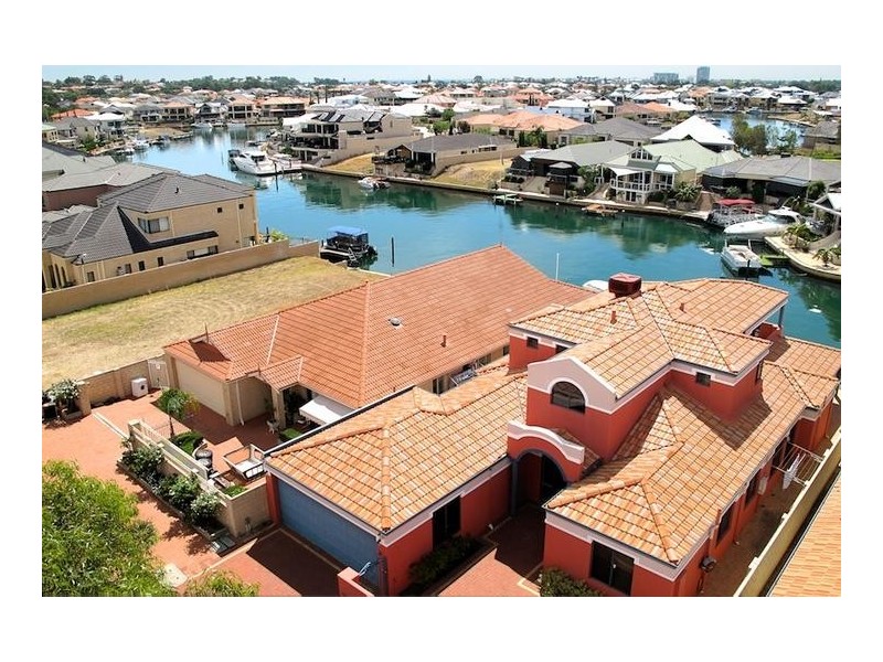 10 Condor Mews, Halls Head WA 6210