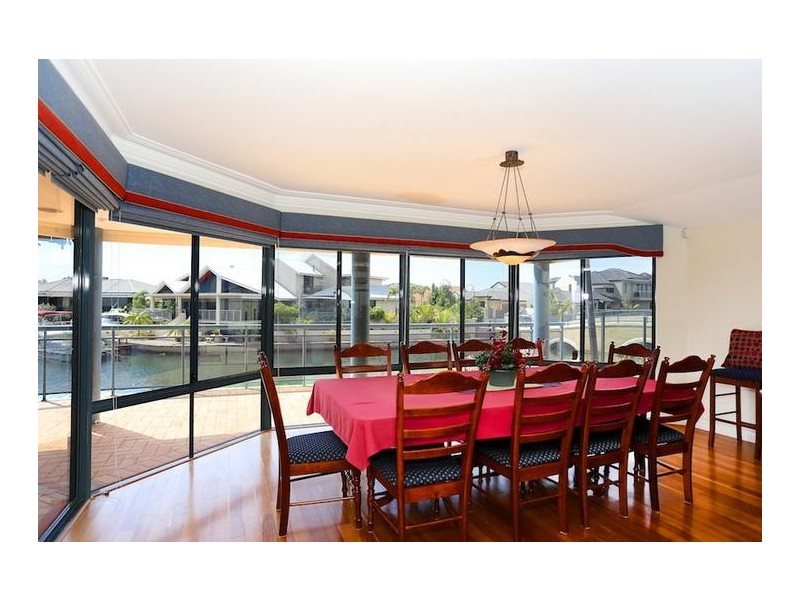 10 Condor Mews, Halls Head WA 6210