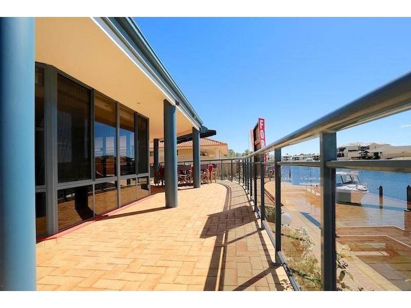 10 Condor Mews, Halls Head WA 6210