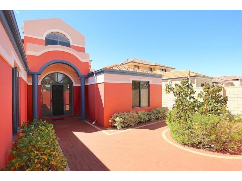 10 Condor Mews, Halls Head WA 6210