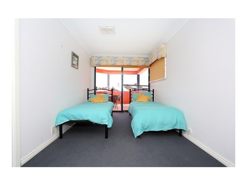 10 Condor Mews, Halls Head WA 6210