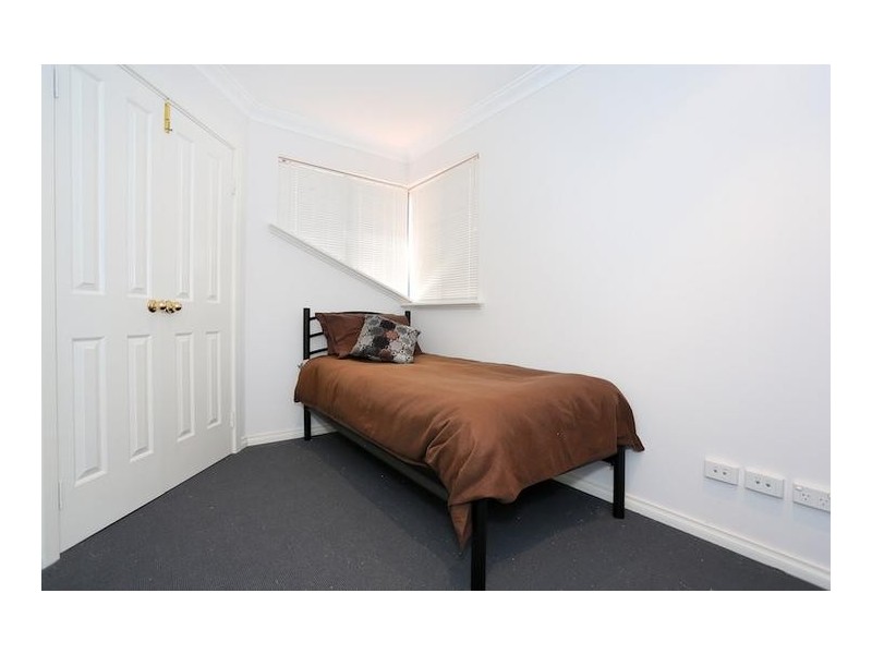 10 Condor Mews, Halls Head WA 6210