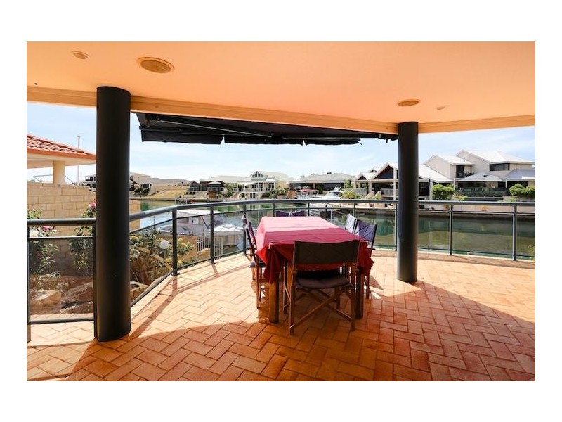 10 Condor Mews, Halls Head WA 6210