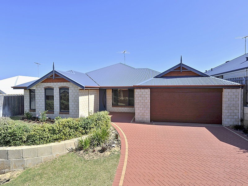 9 Calytrix Way, Halls Head WA 6210