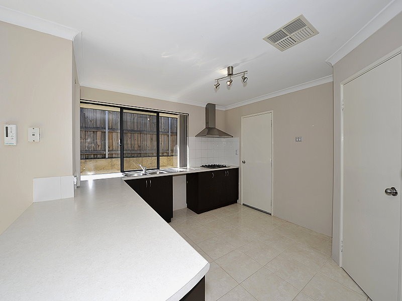 9 Calytrix Way, Halls Head WA 6210
