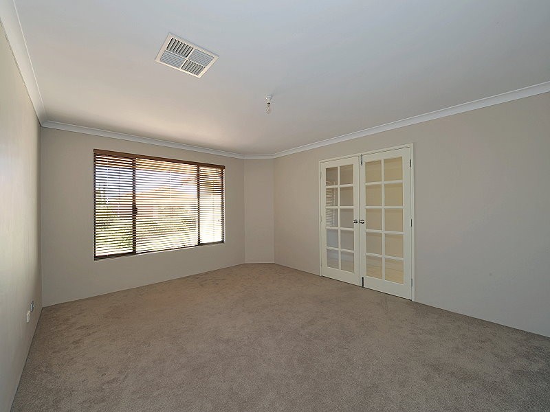 9 Calytrix Way, Halls Head WA 6210