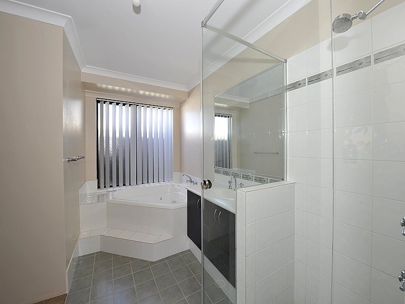 9 Calytrix Way, Halls Head WA 6210