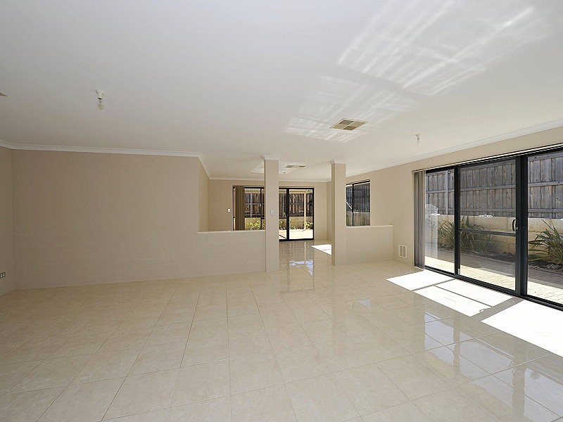 9 Calytrix Way, Halls Head WA 6210