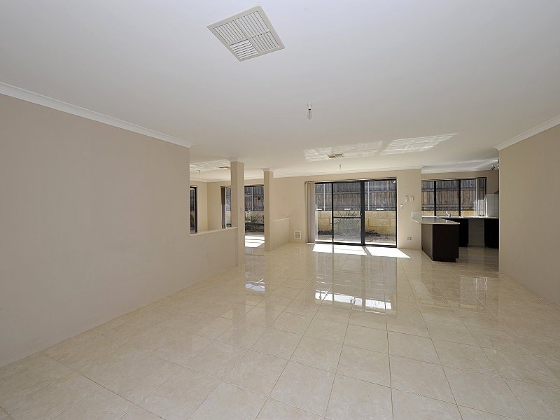9 Calytrix Way, Halls Head WA 6210