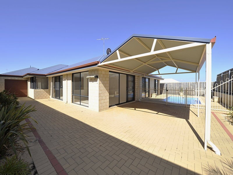 9 Calytrix Way, Halls Head WA 6210