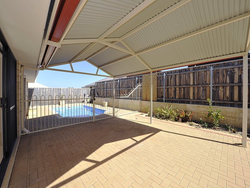 9 Calytrix Way, Halls Head WA 6210