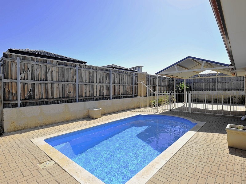 9 Calytrix Way, Halls Head WA 6210