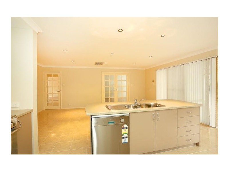 18 Fairfield Way, Halls Head WA 6210