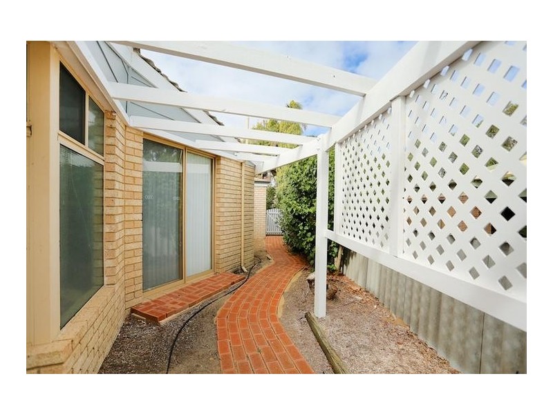 18 Fairfield Way, Halls Head WA 6210