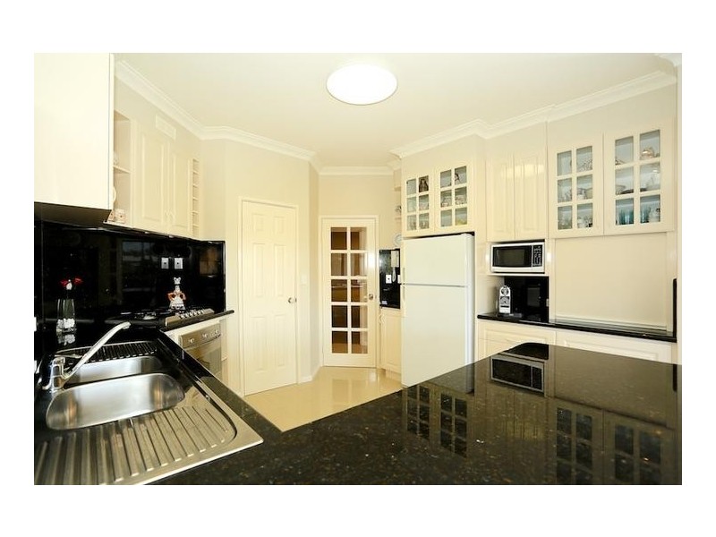 4 Santavea Mews, Halls Head WA 6210