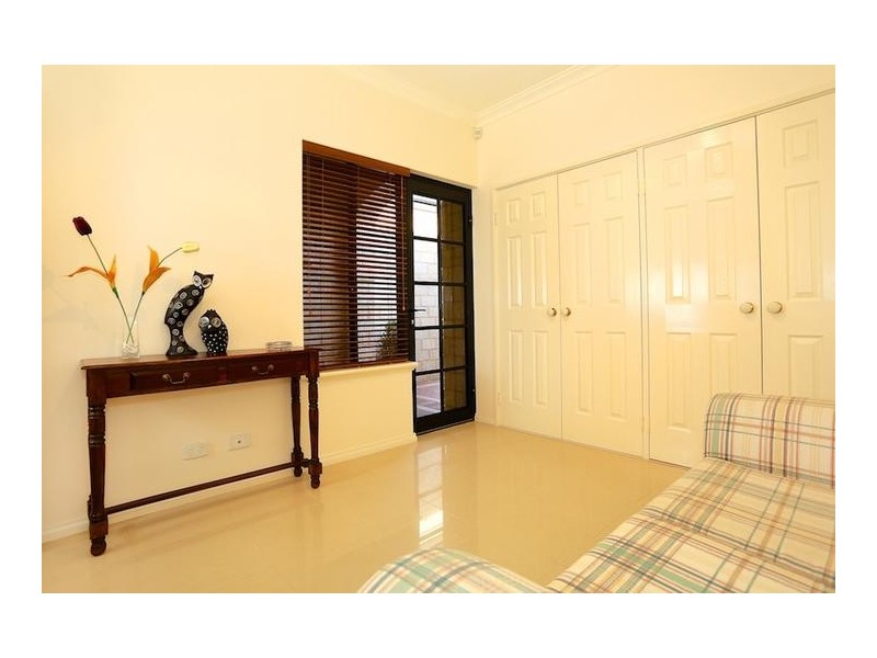 4 Santavea Mews, Halls Head WA 6210