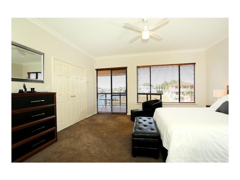 4 Santavea Mews, Halls Head WA 6210