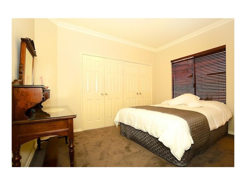 4 Santavea Mews, Halls Head WA 6210