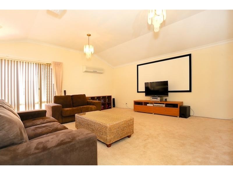 11 Ronsard Drive, San Remo WA 6210