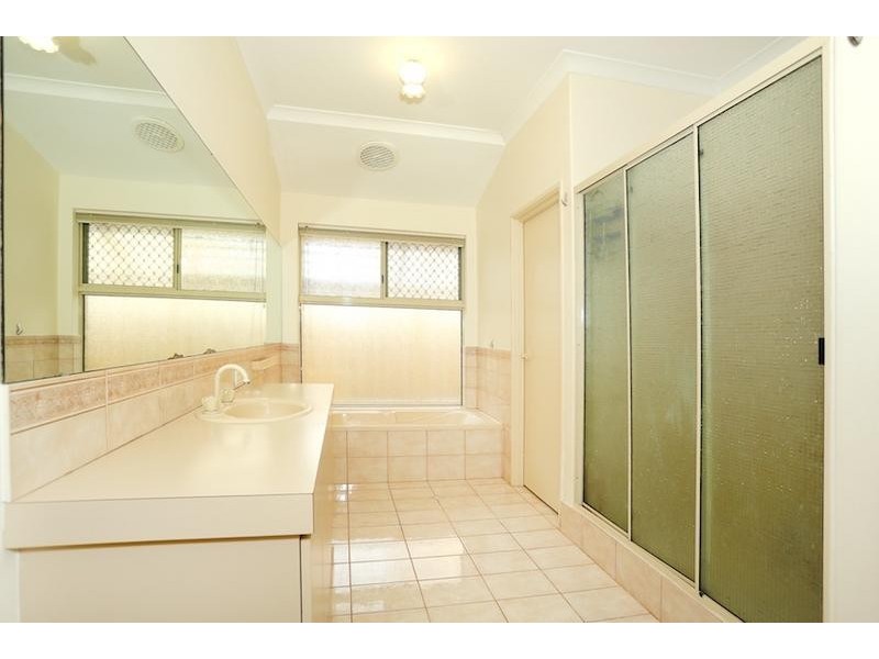 11 Ronsard Drive, San Remo WA 6210