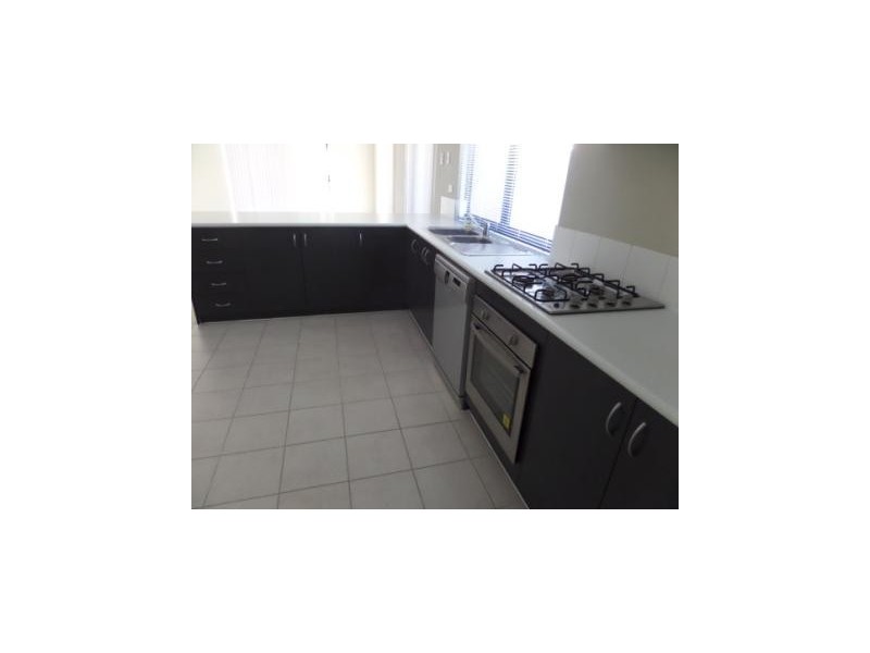 8 Banksiadale Gate, Lakelands WA 6180