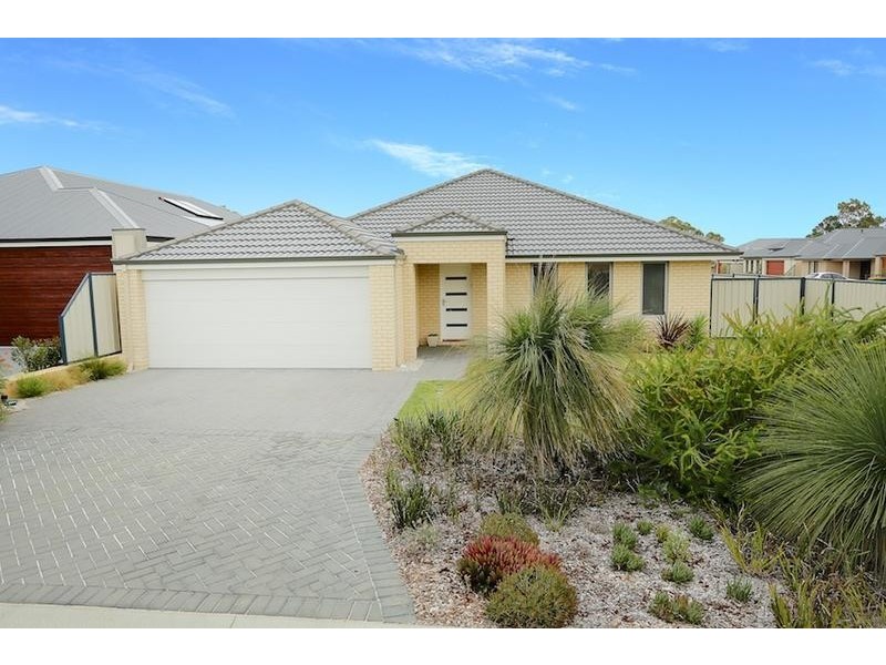 2 Longmeadow Vista, Meadow Springs WA 6210