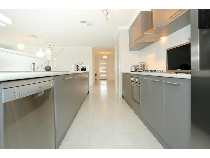 2 Longmeadow Vista, Meadow Springs WA 6210