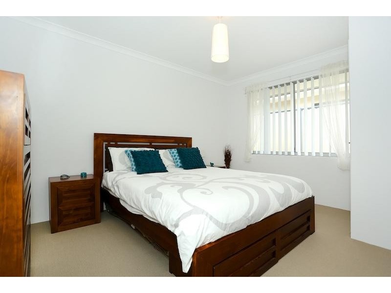 2 Longmeadow Vista, Meadow Springs WA 6210