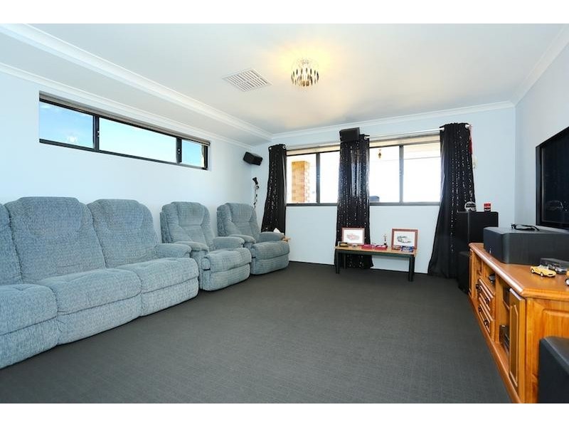 63 Waterlilly Drive, Dudley Park WA 6210