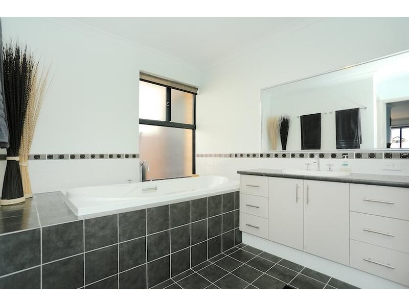 63 Waterlilly Drive, Dudley Park WA 6210