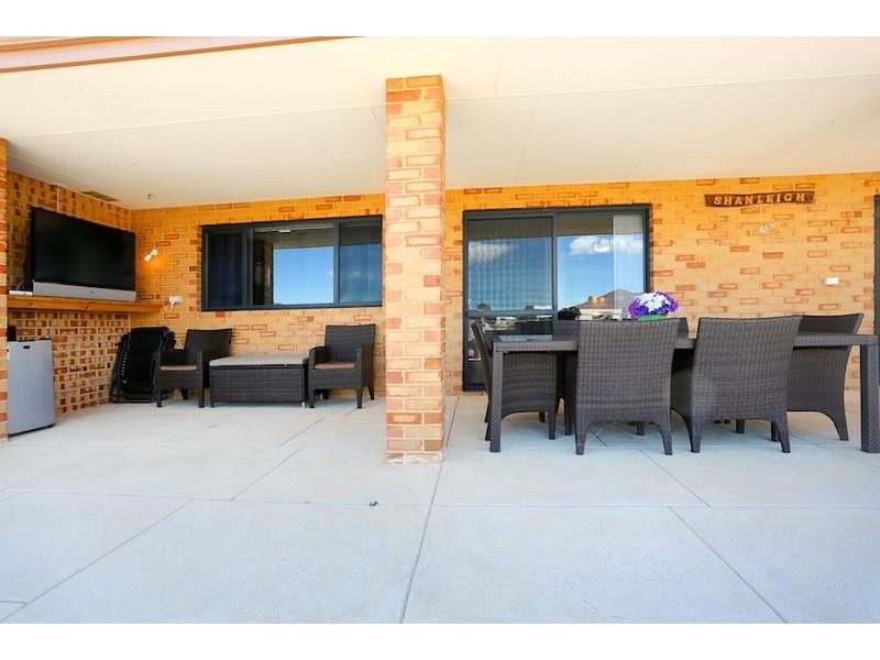 63 Waterlilly Drive, Dudley Park WA 6210