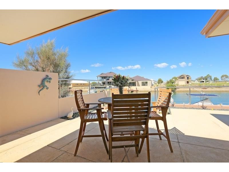 63 Waterlilly Drive, Dudley Park WA 6210