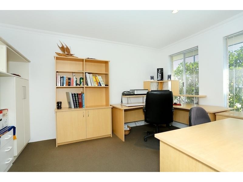 82 Chatsworth Drive, Erskine WA 6210