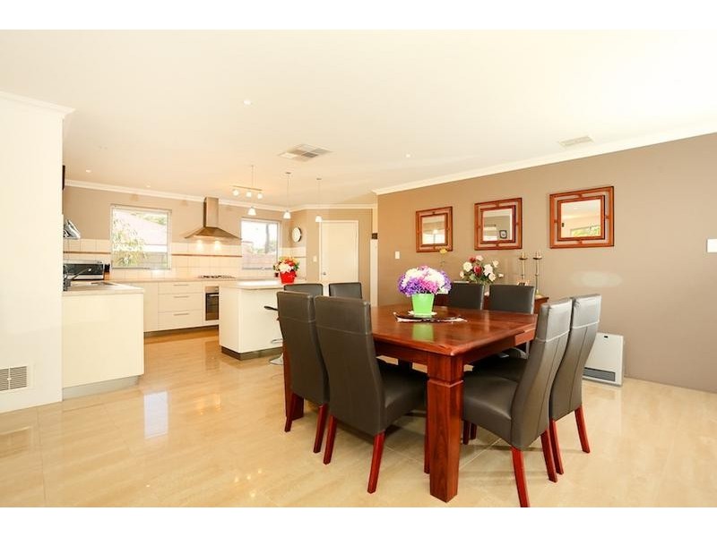 82 Chatsworth Drive, Erskine WA 6210