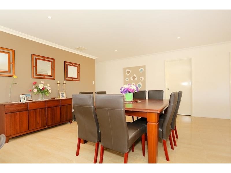 82 Chatsworth Drive, Erskine WA 6210