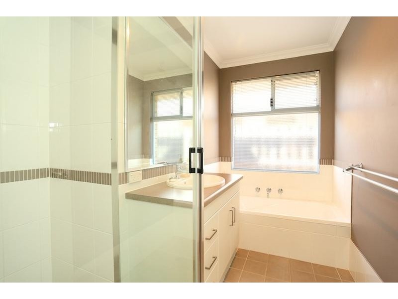 82 Chatsworth Drive, Erskine WA 6210